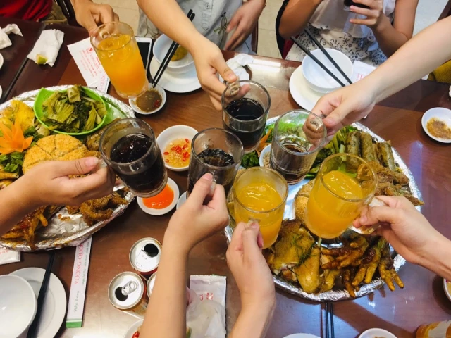 Vương Quốc Gà - KĐT Xa La