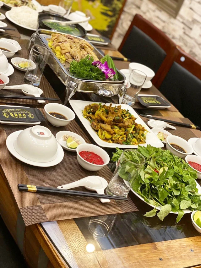 Thung Lũng Vang - Trung Kính