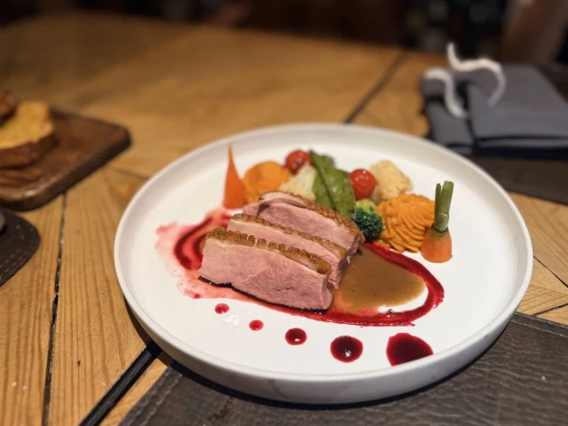 EMM’s French Bistro - Đỗ Quang