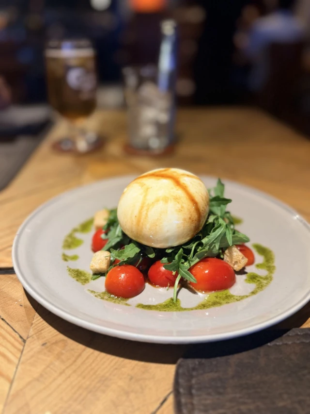 EMM’s French Bistro - Đỗ Quang