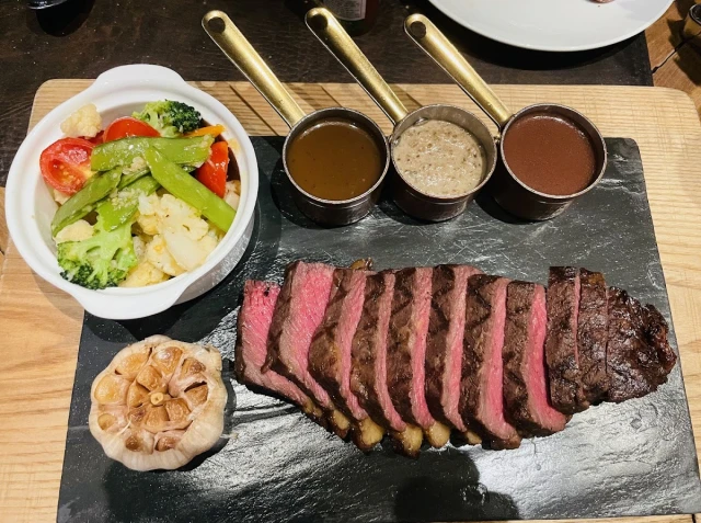 EMM’s French Bistro - Đỗ Quang