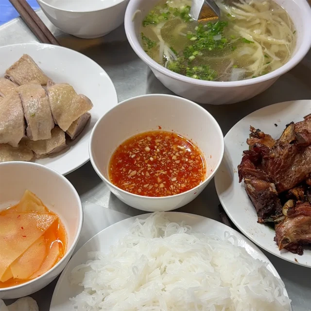 Ngan Ngon Trâm - Hàng Nón