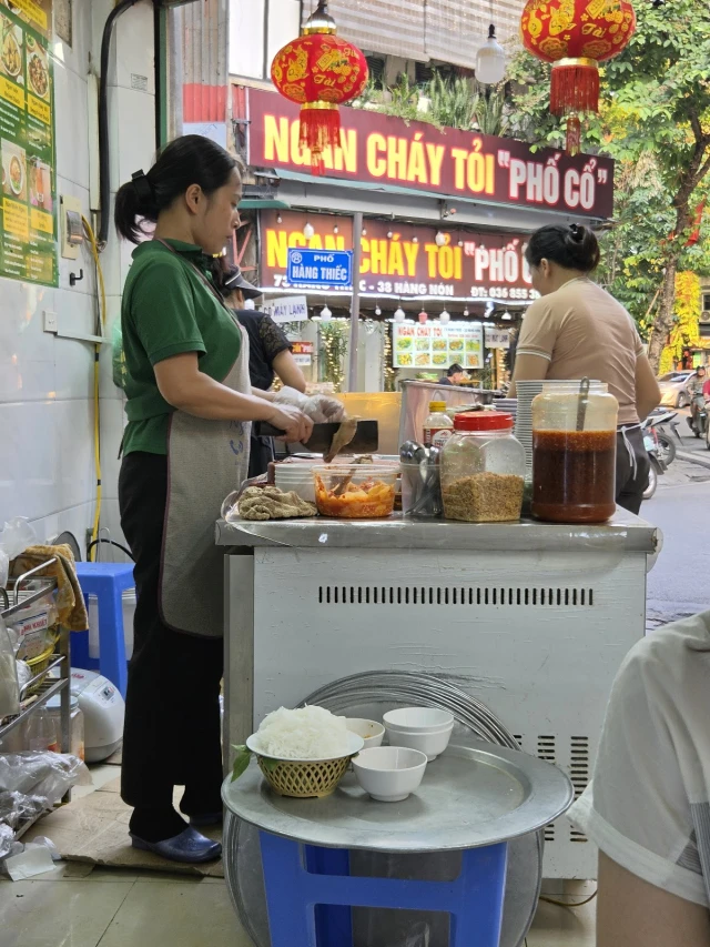 Ngan Ngon Trâm - Hàng Nón - không gian 1
