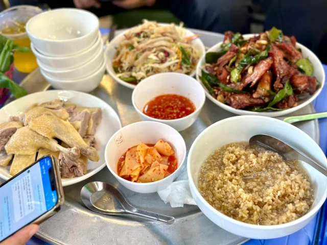 Ngan Ngon Trâm - Hàng Nón - không gian 5