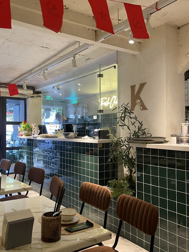 Kampong Chicken House – Cơm Gà Hải Nam - Trần Huy Liệu - không gian 4
