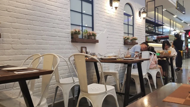 Le Monde Steak - Vincom Bà Triệu - không gian 5