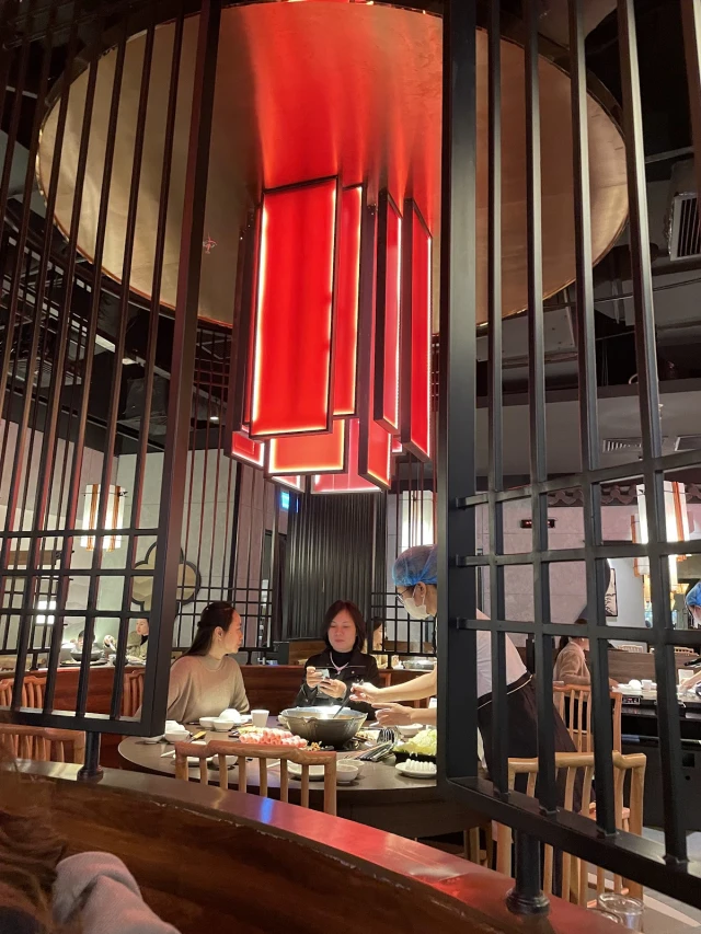 Le Monde Steak - Vincom Bà Triệu - không gian 6