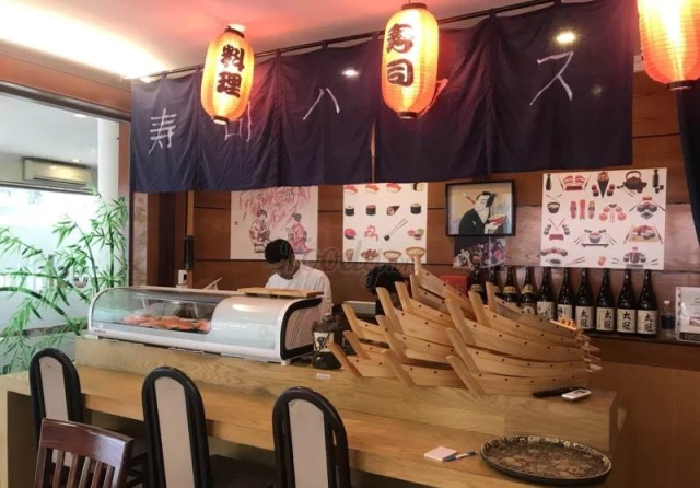 Sushi House - Vạn Phúc - không gian 1