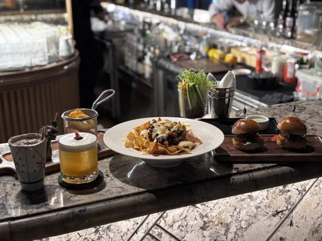 Ignite Sky Bar - Đường Thành