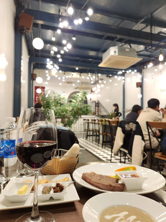 Le Monde Steak - Tô Hiệu