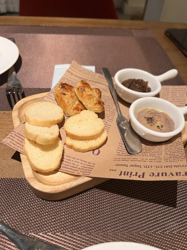 Le Monde Steak - Đào Tấn