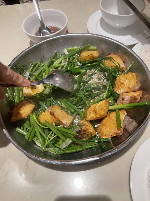 Chả cá Hàng Sơn - Hoàng Đạo Thuý
