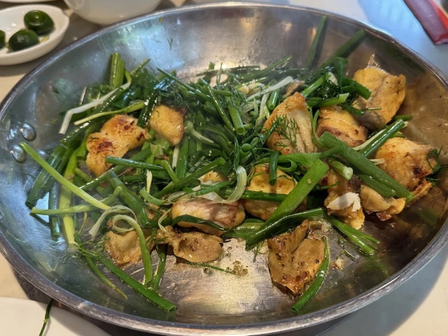 Chả cá Hàng Sơn - Hoàng Đạo Thuý