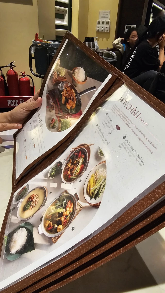Chả cá Hàng Sơn - Hoàng Đạo Thuý