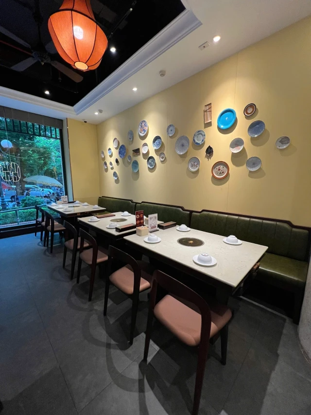 Chả cá Hàng Sơn - Hoàng Đạo Thuý - không gian 1
