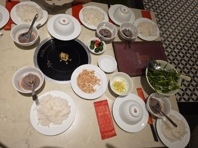Chả cá Hàng Sơn - Hoàng Đạo Thuý