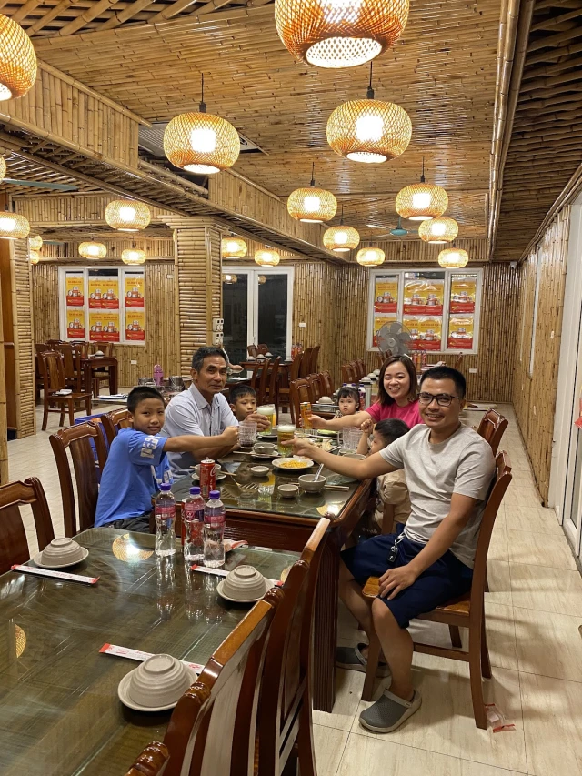 Lẩu Cua Sông Hà Linh Quán - KĐT An Hưng - không gian 2