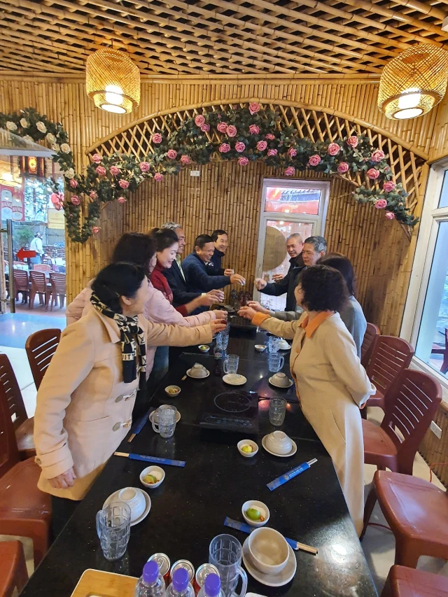 Lẩu Cua Sông Hà Linh Quán - KĐT An Hưng - không gian 4