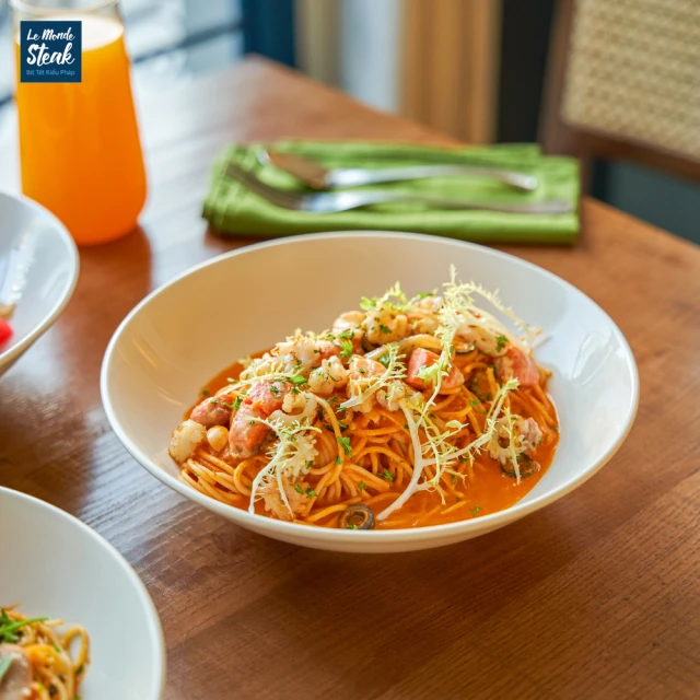 Le Monde Steak - Nguyễn Văn Lộc