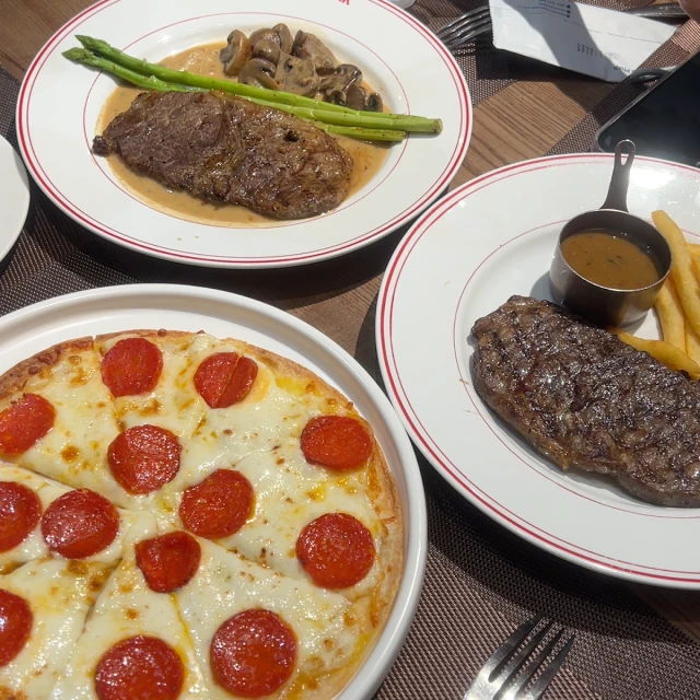 Le Monde Steak - Nguyễn Văn Lộc