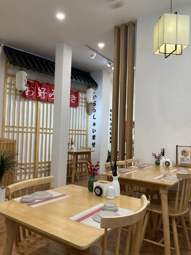 Trạm Sushi - Phan Kế Bính - không gian 3