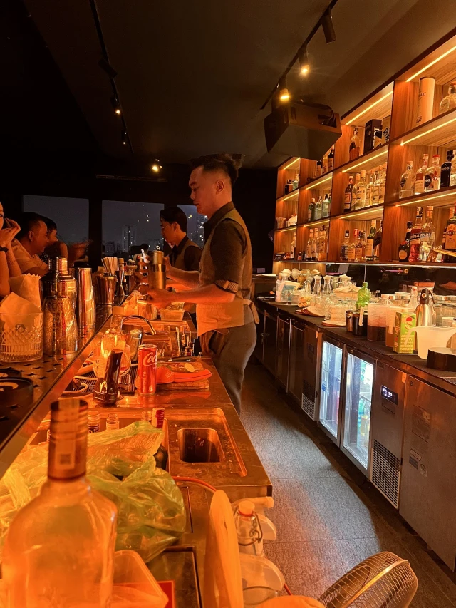 The Laputa Sky Pub & Chill - Nguyễn Khang - không gian 2