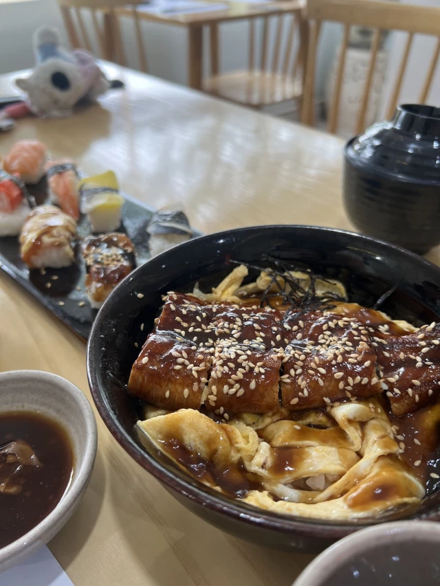 Trạm Sushi - Trấn Vũ