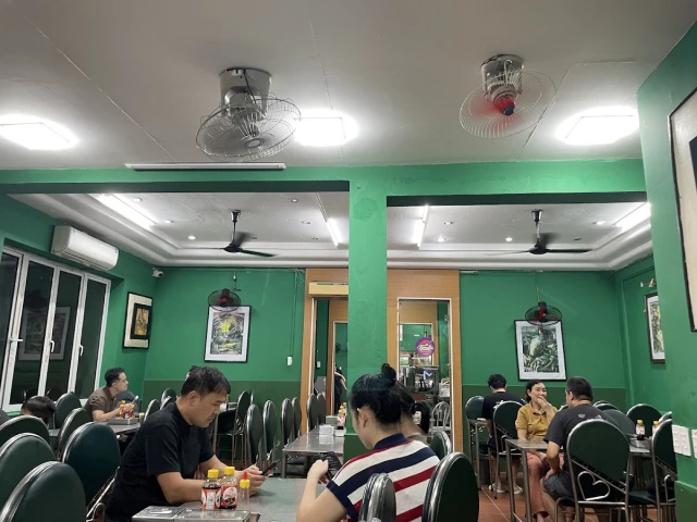 Bít Tết Ngọc Hiếu 3 - Trần Duy Hưng - không gian 2