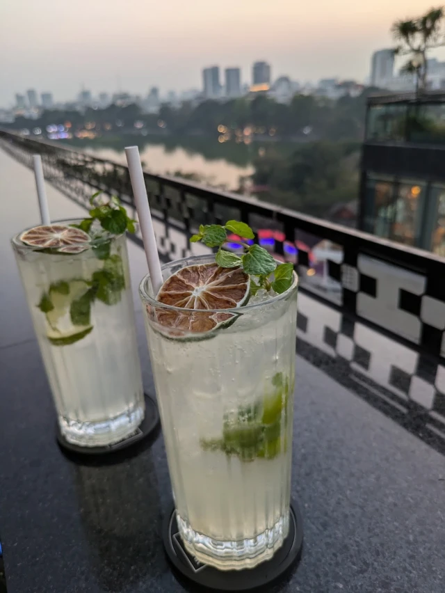 The Symphony Restaurant - Cầu Gỗ