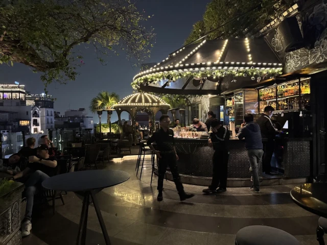 Terraco Sky Bar - Hàng Dầu - không gian 4