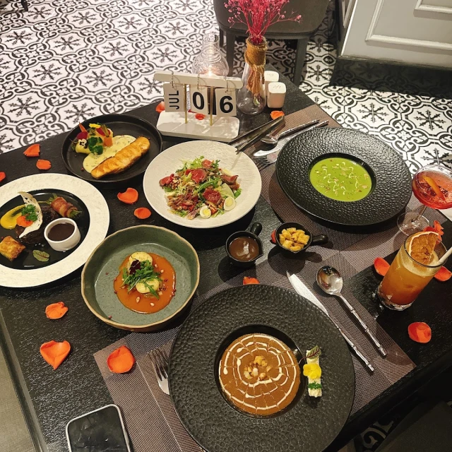 The Eroica Restaurant - Đình Ngang