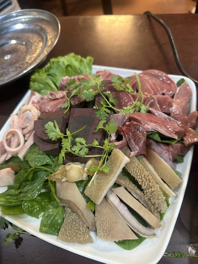 Lẩu An Chi - Nguỵ Như Kon Tum