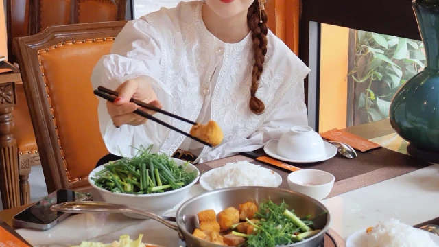 Chả Cá Ô Quan Chưởng - Nguyên Hồng