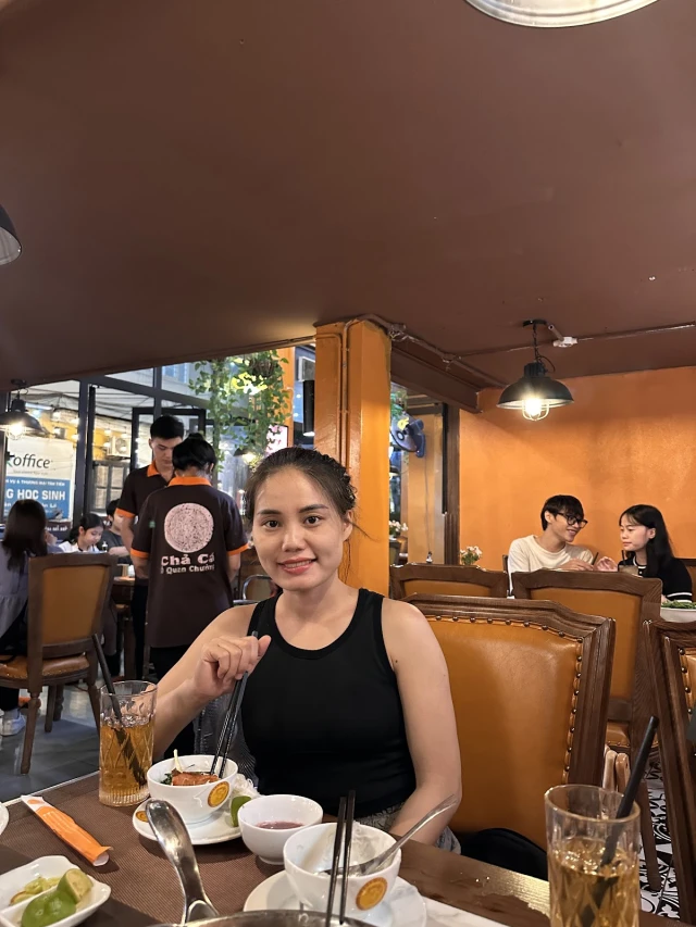 Chả Cá Ô Quan Chưởng - Nguyên Hồng - không gian 3