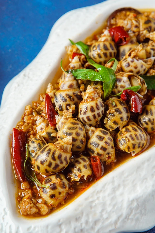 Nhà hàng Hải Sản Hoàng Thiên - Nguyễn Xiển - không gian 4