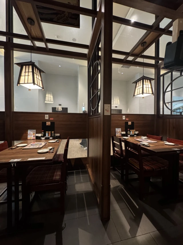 Sushibar - The Loop IPH Xuân Thủy - không gian 2