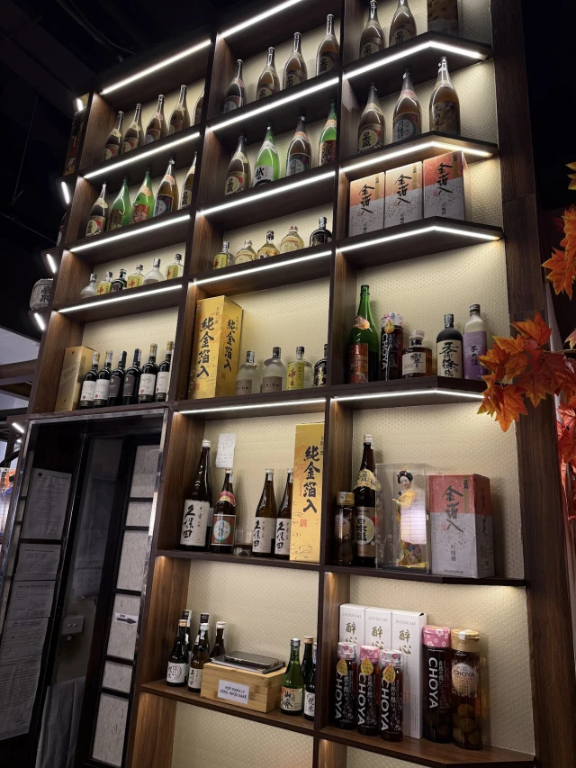 Sushibar - The Loop IPH Xuân Thủy - không gian 4