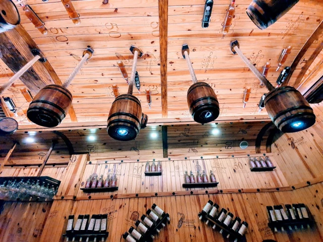 Huyen Thu Winecellar & Steakhouse - Hàm Long - không gian 3