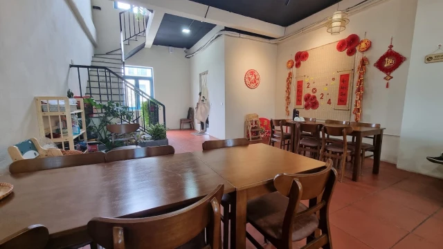 Cơm Nhà Bông - Tố Hữu - không gian 4