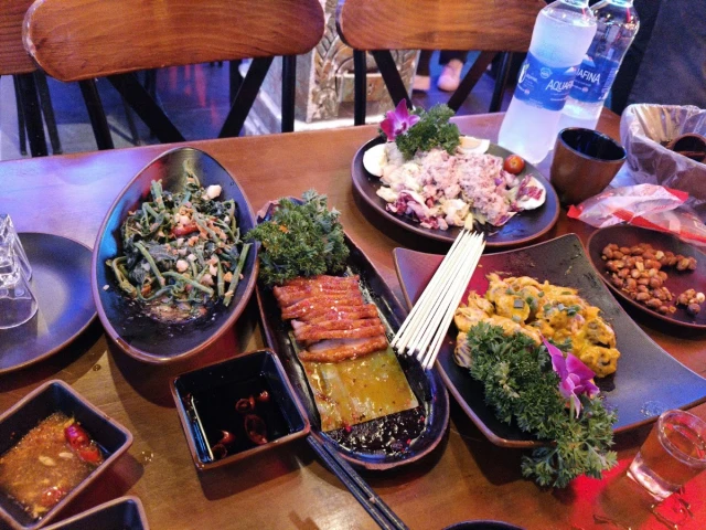 Quán Nhỏ - Yên Phụ