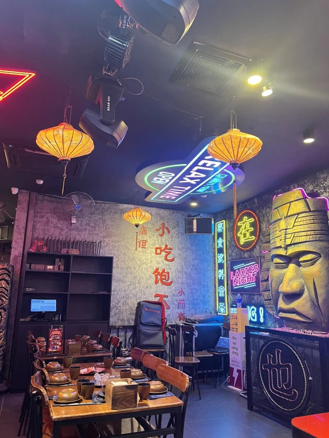 Quán Nhỏ - Yên Phụ - không gian 2