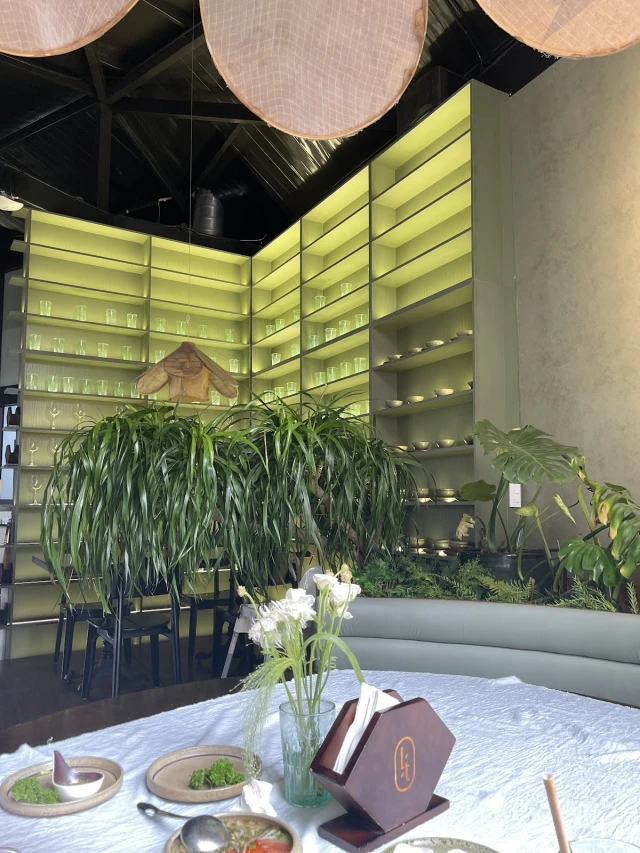 Lá Lốt Vietnamese Cuisines & Wine - Lương Ngọc Quyến