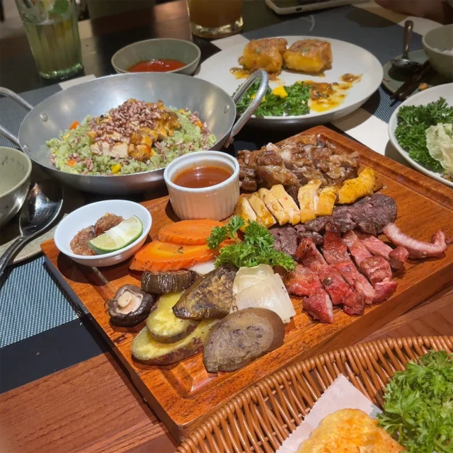 Lá Lốt Vietnamese Cuisines & Wine - Lương Ngọc Quyến