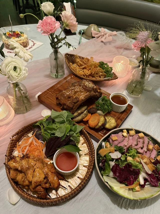 Lá Lốt Vietnamese Cuisines & Wine - Lương Ngọc Quyến