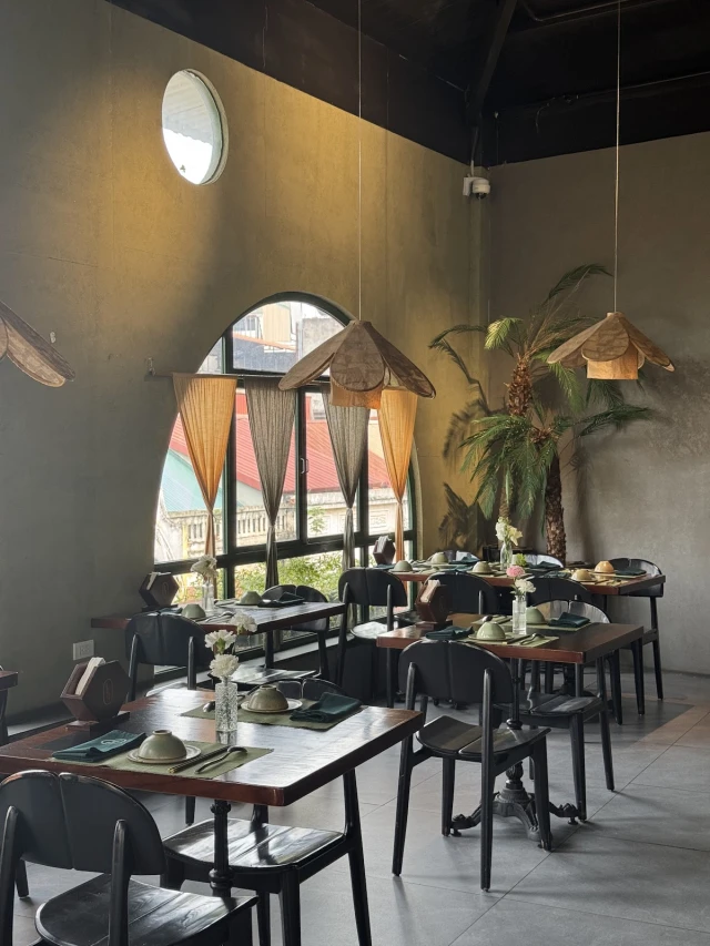 Lá Lốt Vietnamese Cuisines & Wine - Lương Ngọc Quyến - không gian 4