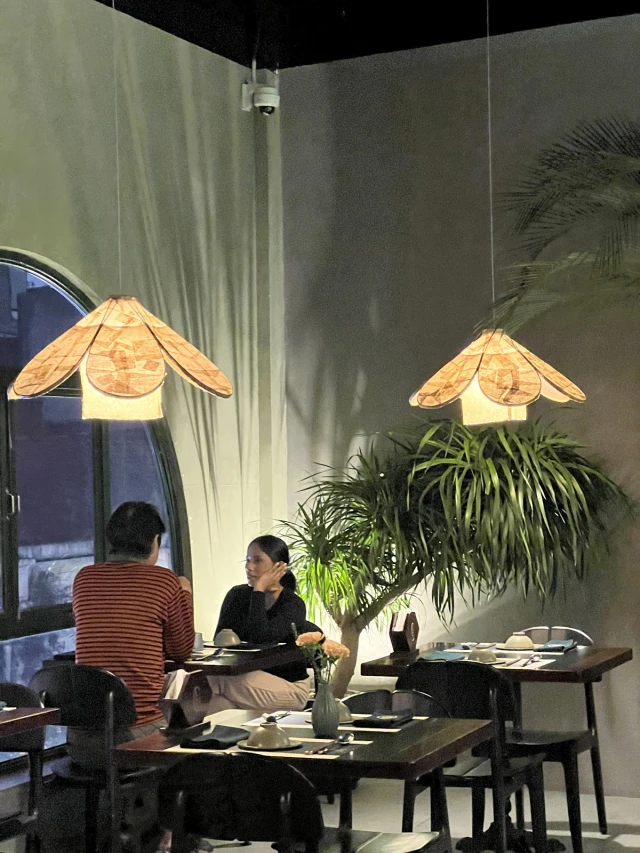 Lá Lốt Vietnamese Cuisines & Wine - Lương Ngọc Quyến - không gian 5