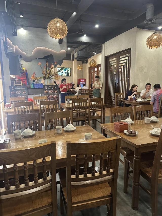 Dê Ngon Quán - Nguyễn Xuân Khoát - không gian 3