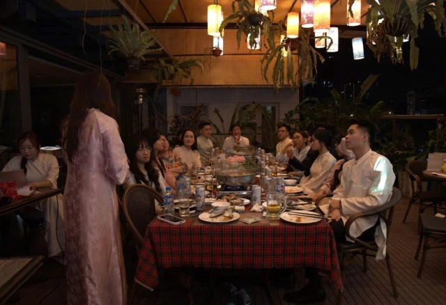 Ben Gourmet Restaurant & Coffee - Hoàng Quốc Việt - không gian 6