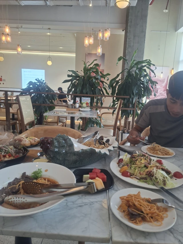 Table Star - Lottte Mall Tây Hồ