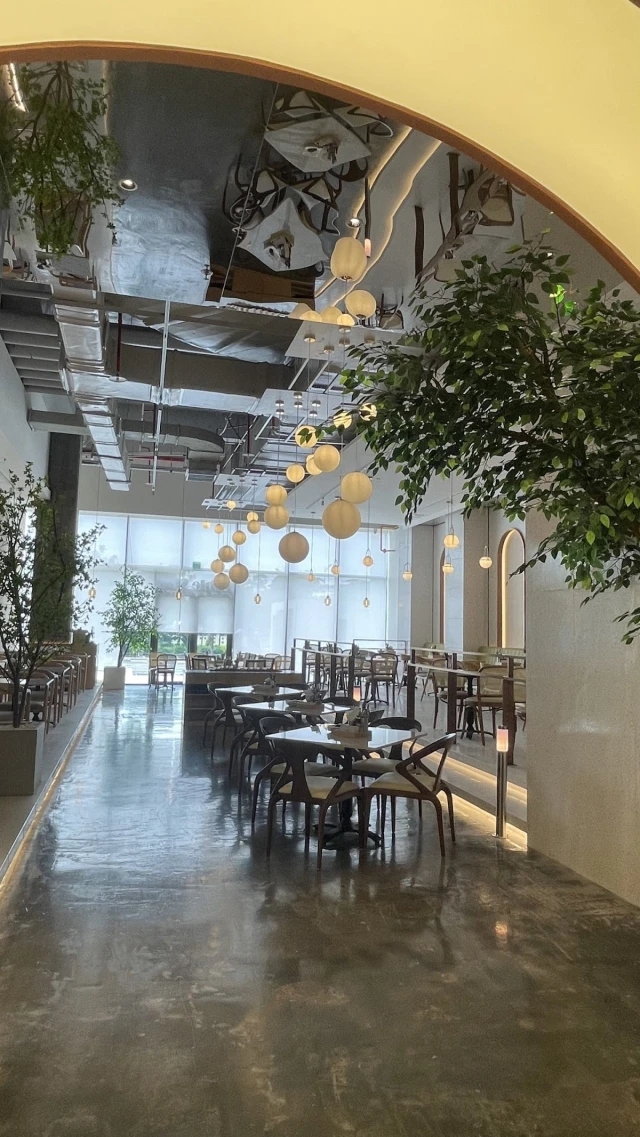 Table Star - Lottte Mall Tây Hồ - không gian 1